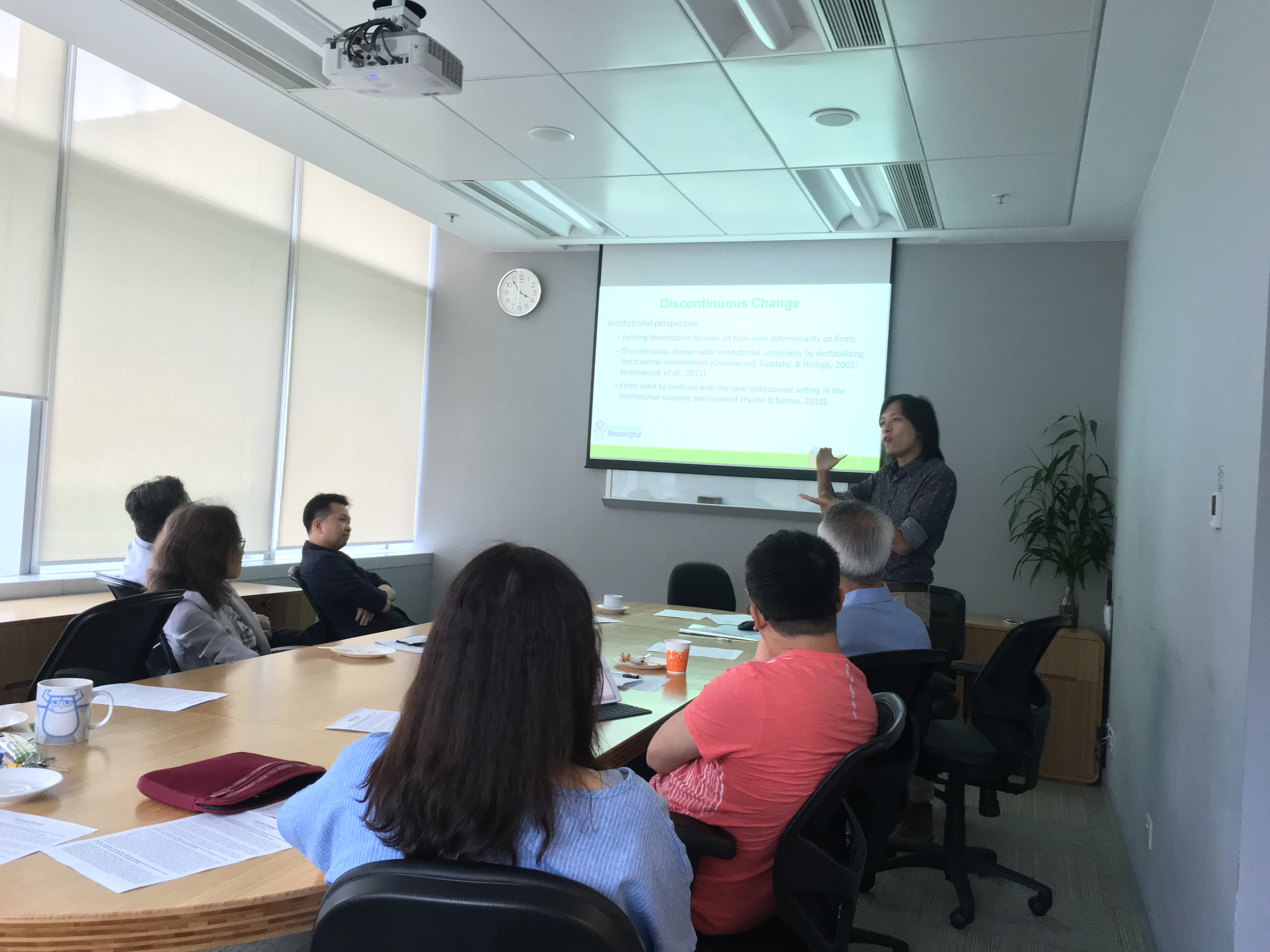 Dr. Frank Ng shares on “Play Your Cards Right: Contrasting Effects of Boundary-Spanning Strategies by Discontinuous Changes”