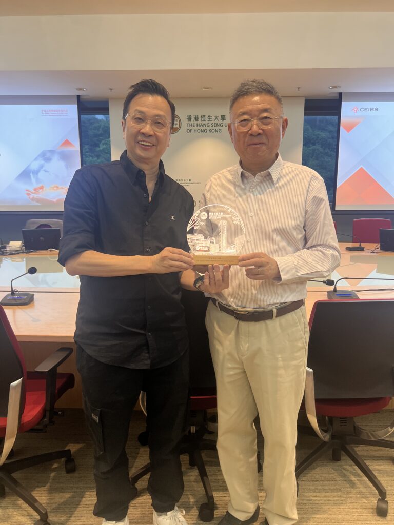 「是次以哈佛行動學習法（HALA）為核心的教學培訓，不只是提升教學技巧，更是培養一致的教學理念。」香港恒生大學商學院副院長（修課式研究生課程）暨工商管理碩士（中文）課程主任劉柏能教授表示。「透過 HALA，我們希望建立一個學習環境，鼓勵學生批判思考、主動學習，並將課堂知識與真實商業情境相結合。」