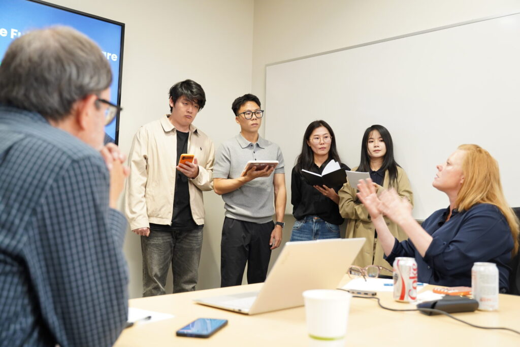Through workshops and coaching sessions, students enhanced their skills in elevator pitching and business presentations. These activities strengthened their ability to communicate ideas clearly and confidently.